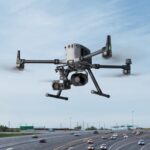 DJI Zenmuse V1 - DJI M350 in de lucht met twee payloads onderaan, een ervan is deze Zenmuse V1, de andere is de Zenmuse H30T