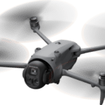 DJI Mavic 4 Pro 512GB Creator Combo (DJI RC Pro 2) - frontaal aanzicht met draaiende propellers