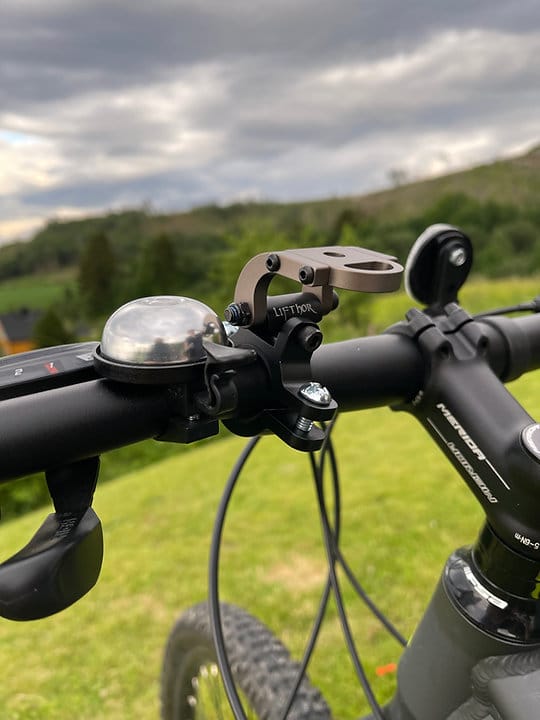 LifThor Bicycle Mount V2 voor je drone Remote controller op de fiets