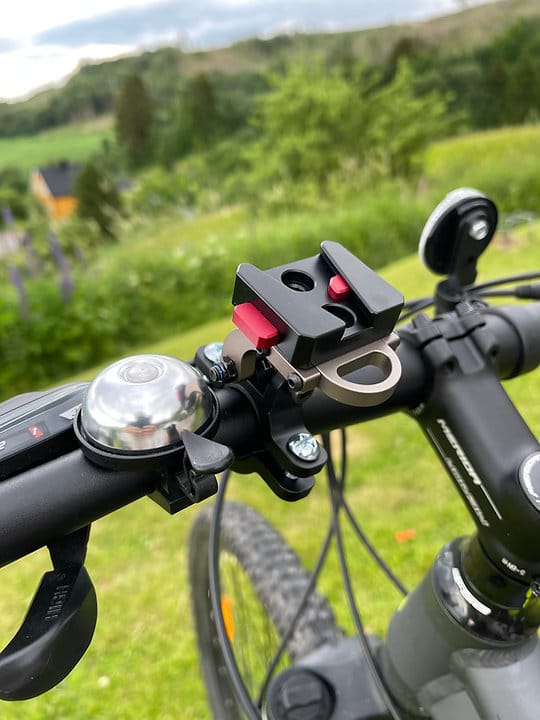 LifThor Bicycle Mount V2 voor je drone Remote controller op de fiets