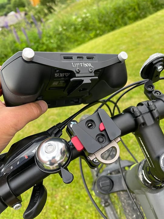 LifThor Bicycle Mount V2 voor je drone Remote controller op de fiets
