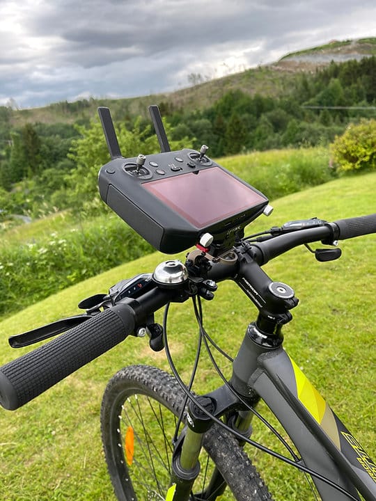 LifThor Bicycle Mount V2 voor je drone Remote controller op de fiets